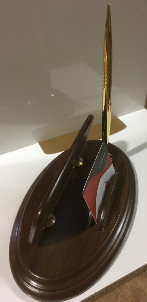 ahşap masa isimlikleri