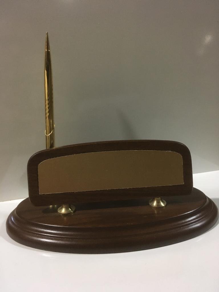 ahşap masa isimlikleri