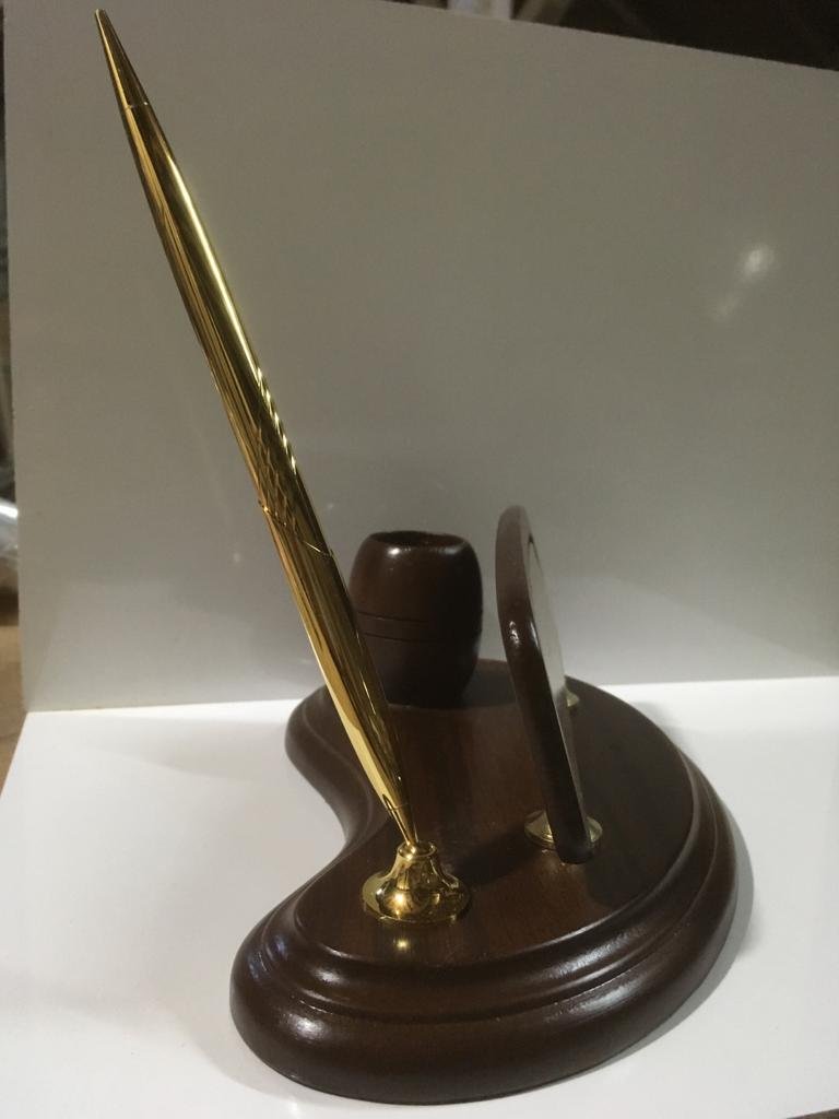 ahşap masa isimlikleri