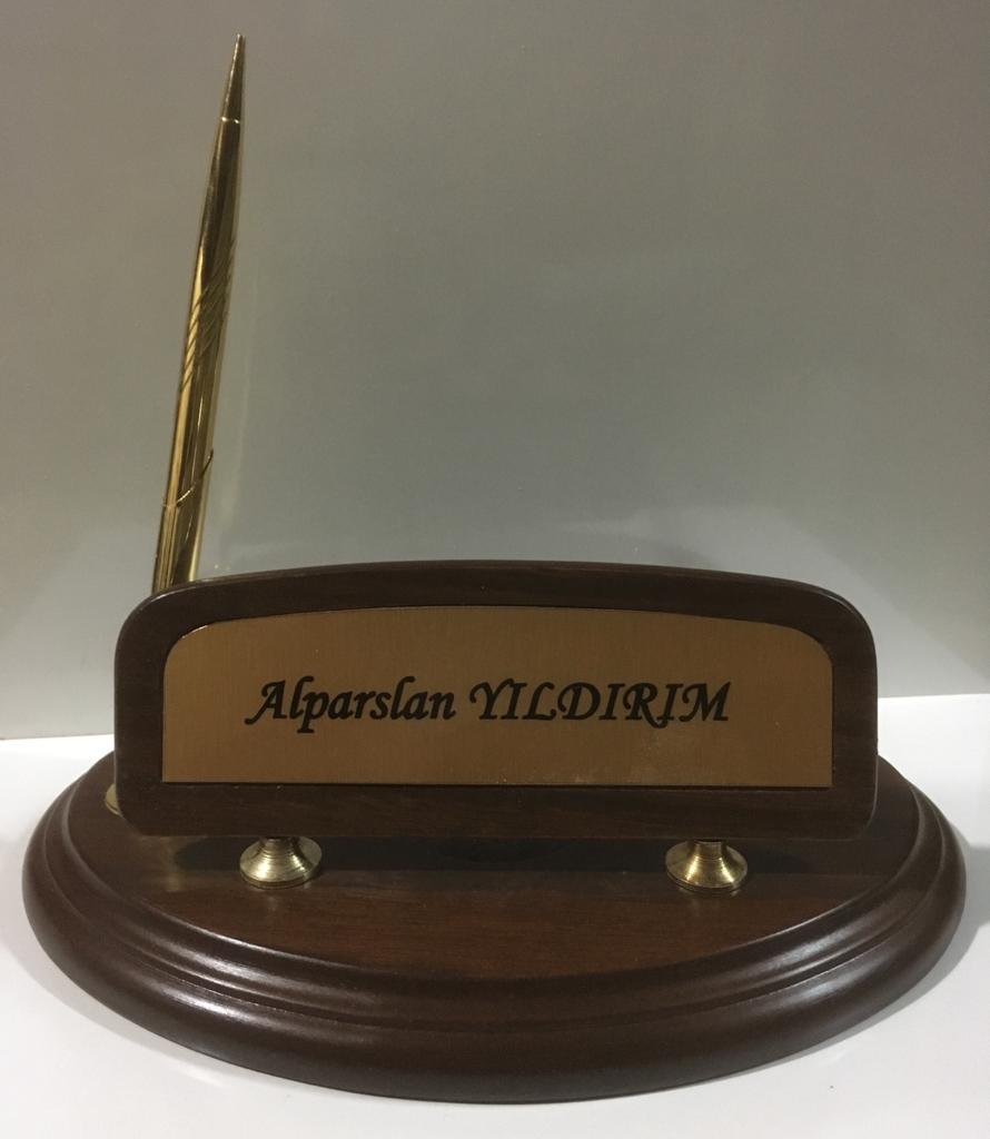 ahşap masa isimlikleri