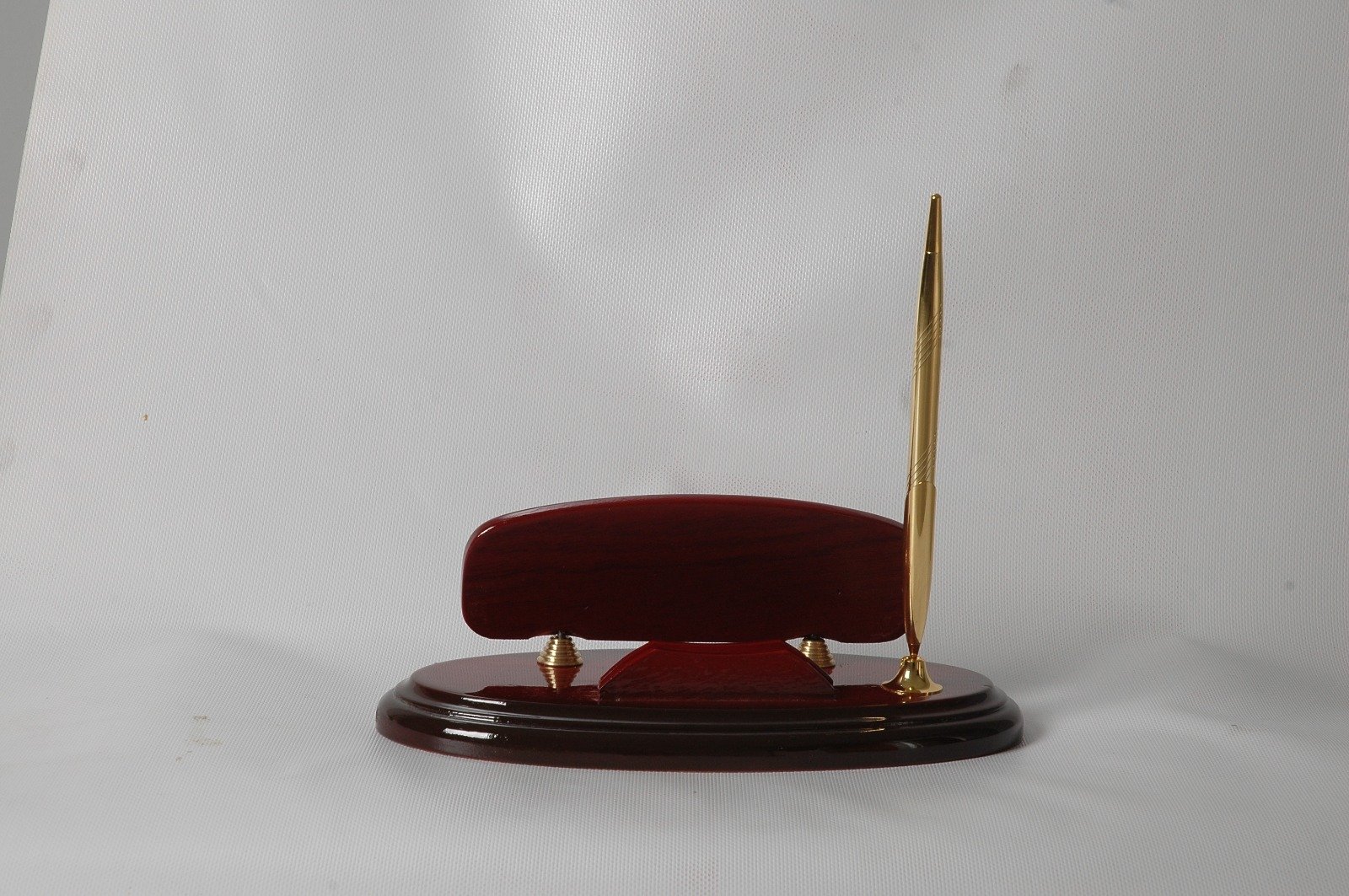 ahşap masa isimliği